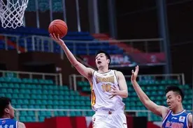 任骏威、任骏飞或同时加盟上海图片