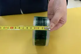 岛城快递封装胶带悄然“瘦身”，但包装循环利用率有待提高图片