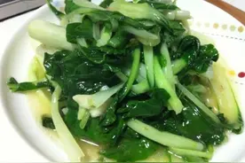 家常菜推荐：蒜蓉炒小白菜、清炒豌豆苗、松仁荷兰豆的做法图片