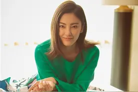 相差8岁姐弟恋实锤？两婚两离的她，凭什么能够斩获95后小鲜肉？图片