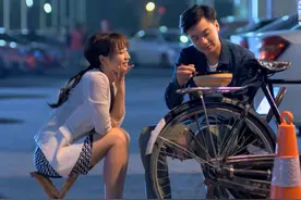 男人动心后，对异性有三种试探，往往掩饰不了图片