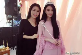 女明星的妈妈有多飒，年轻有气质和女儿如同姐妹图片