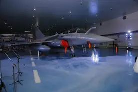 印度高调服役“阵风”战机 36架够摔几年？| 读者说图片