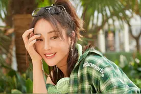 杜若溪--这颜值身材太美了图片