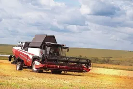 拖拉机、收割机故障形成原因详解，想避免误农要重点关注人为因素图片