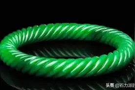 杜月笙得罪宋美龄，妻子无奈送出天价定情翡翠手镯图片