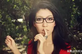 妈妈贪污上亿元的那位女歌手，是如何成名的图片