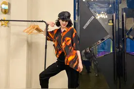 有一种整容叫热巴换男友风，从女神到少年感，穿中性风的样子好帅图片