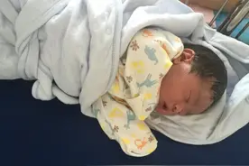 孕妈头胎半小时超快顺产，只因孕期做了这4件事，生娃如借东风图片