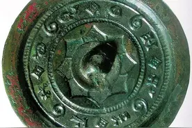 民间发现一面“照妖镜”，诡异现象令人震撼，专家：古代黑科技图片