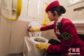 公共场所卫生管理规范实施，坐便器应提供一次性衬垫图片