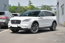 豪华品牌，高端SUV，大空间大增压带四驱，价格不贵，实拍冒险家图片