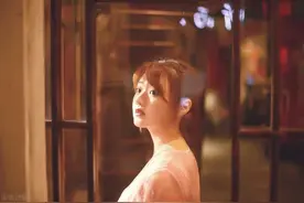 故事：受邀去男神订婚宴，我本想送上祝福就走，却意外成他新女友图片