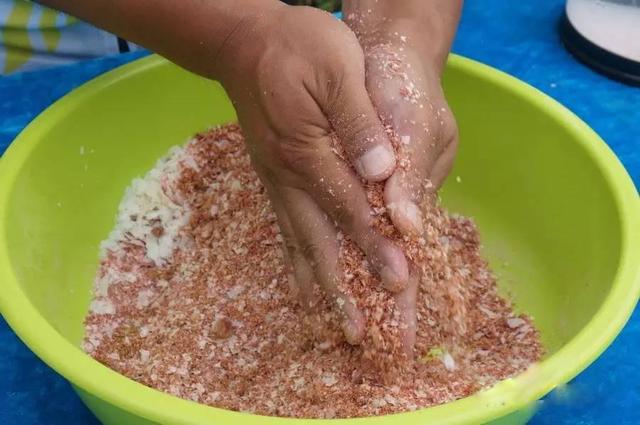 钓鱼用的磷虾粉，只要这样配比，一年四季都可用