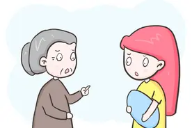 夜里喂奶躺着还是抱着？医生：只要姿势对，咋都行图片