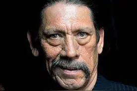 "弯刀哥"丹尼：8岁酗酒12岁吸毒14岁坐牢，出狱后逆袭成人生赢家图片