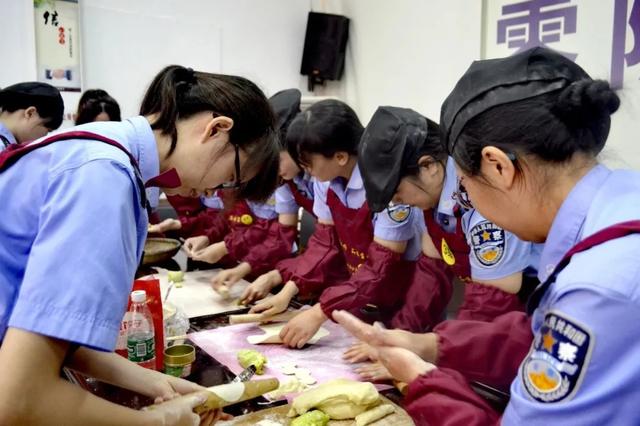 黑米烩花胶 2026年黑米花胶的做法大全