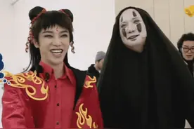 沈腾扮“无脸男”吓老奶奶，没想到被老大爷“夸赞”当场崩溃图片