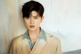 一出道就开始晒娃？任嘉伦为啥从不晒妻子，原来妻子这么漂亮图片