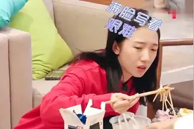 孟美岐墙倒众人推！脱粉越来越多，曝其凌晨拍戏吃3小时火锅才拍图片