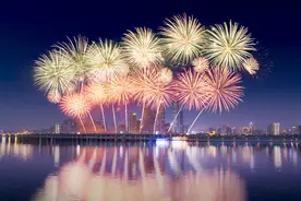 橘子洲头望湘江北去，看漫天烟火，享祖国盛世繁华图片