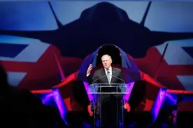 中美六代战机，谁先试飞？中国新设想：六代有人机无人机强势搭档图片