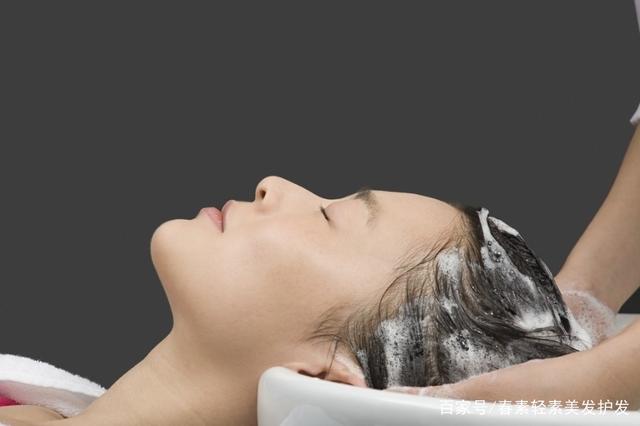 昨晚才洗的头，今天早上就油油腻腻不能见人了？