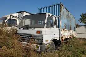 日产柴神鹰卡车！上世纪80年代就有排气制动，见过的都是老司机图片