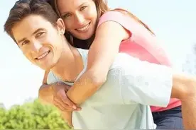 男人要明白，女人向你“索”要这些东西，不是无理取闹，而是爱你图片