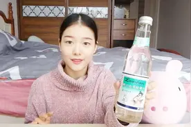 试喝十块钱一瓶的崂山白花蛇草水，据说这是最难喝的水之一视频封面
