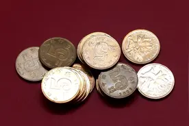 5角的硬币不好携带？放在家里作用也不小，看完涨知识了图片