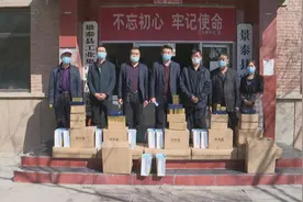西安创业天下公司向景泰驰援武汉医务工作者家属捐赠爱心物资图片