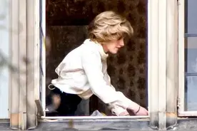 太像了！暮光女小k新片演戴安娜王妃！网友：这眼神好像啊图片