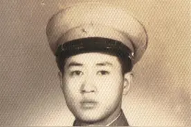 23岁解放军战士，不费一枪一弹俘虏2700人，画像还登上媒体封面图片