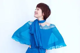 马伊琍太任性了，穿的裙子轻薄又柔软，身材全都暴露了图片