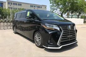 丰田埃尔法加长版实车：车长近6米，2+2座椅布局，V6动力图片