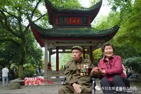 甜！90岁湘妹子携96岁“战斗英雄”丈夫回长沙恋爱地打卡！杨开慧哥嫂是他们的媒人…图片