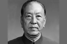 许世友听闻军中来了位高手，下战书挑战，耿飚：你不是我的对手图片