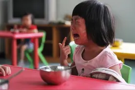 头回上幼儿园不哭不闹的孩子，多半来自这3类家庭，不妨对照一下图片