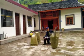 高凤银老人的幸福生活图片