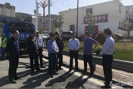 市区两级联合检查秦州区城区扬尘管控工作图片