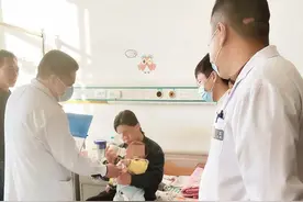 我院首例！小儿外科成功为七个月幼儿实施脐肠瘘切除术图片