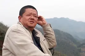 1988年文科状元，名校毕业家庭美满，今却舍弃权财隐归山林图片