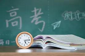学霸查询高考成绩0分！父母伤心欲绝，老师却表示：清华北大稳了图片