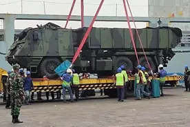 少见的巴西武器，印尼订购巴西火箭炮到货，性能可圈可点图片