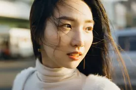 很多人都觉得杨超越的颜值惊为天人，甚至说是超高颜值，为什么？图片