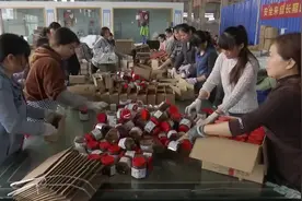 4个85后小伙返乡创业售卖下饭菜，双11卖爆仓：单月销售额1000万视频封面