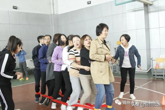 运动会通讯稿范文 运动会通讯稿范文300字(图4) 运动会通讯稿范文 运动会通讯稿范文300字(图4)