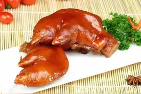 买猪蹄，要前蹄还是后蹄？差别可大了，买错了肉少骨头多，不划算图片