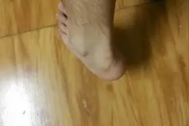 脚后跟疼痛是什么原因导致的？有几个罪魁祸首，教你缓解的妙招图片